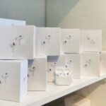 Fone Bluetooth Para AirPods Pro 3 Geração Linha Premium com Carregamento por Indução GPS Super Bass - Imagem 8